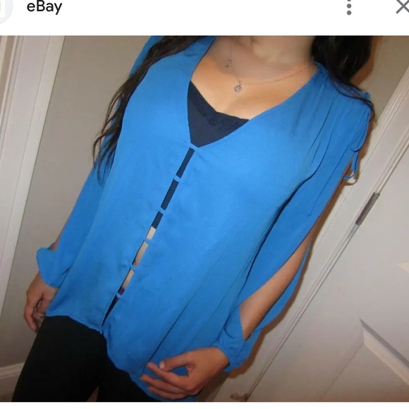 Bebe Open Slit Arm Blouse - Picture 2 of 3